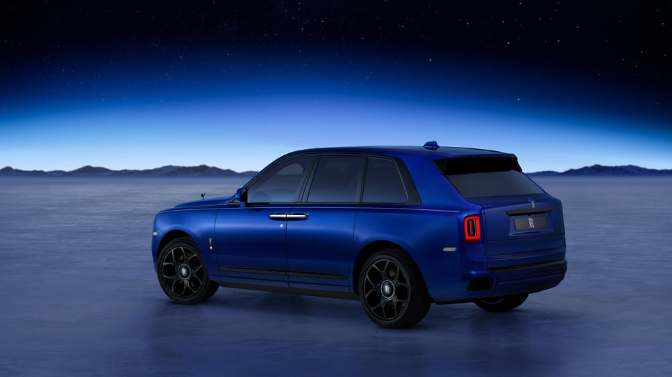Rolls-Royce Black Badge Cullinan Blue Shadow Private Collection