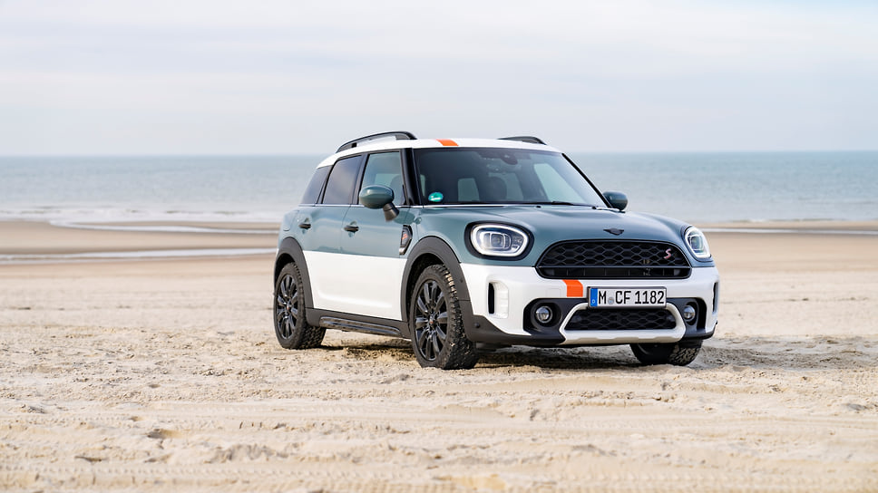 MINI Cooper S Countryman ALL4 Uncharted Edition