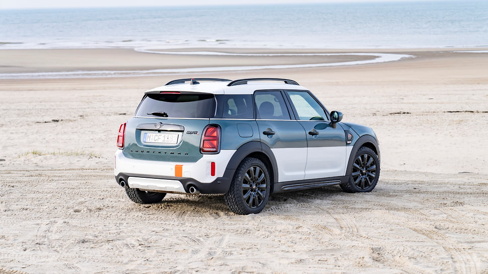 MINI Cooper S Countryman ALL4 Uncharted Edition
