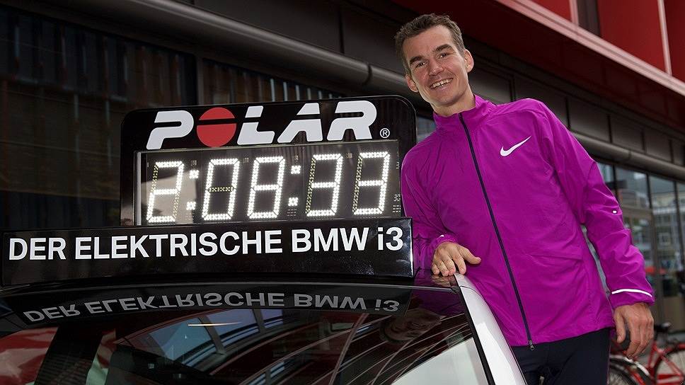 В октябре 2015 года на Франкфуртском марафоне немец Арне Габиус побил национальный рекорд, который держался до этого целых 27 лет. Он пробежал марафонскую дистанцию за 2 часа 8 минут и 33 секунды