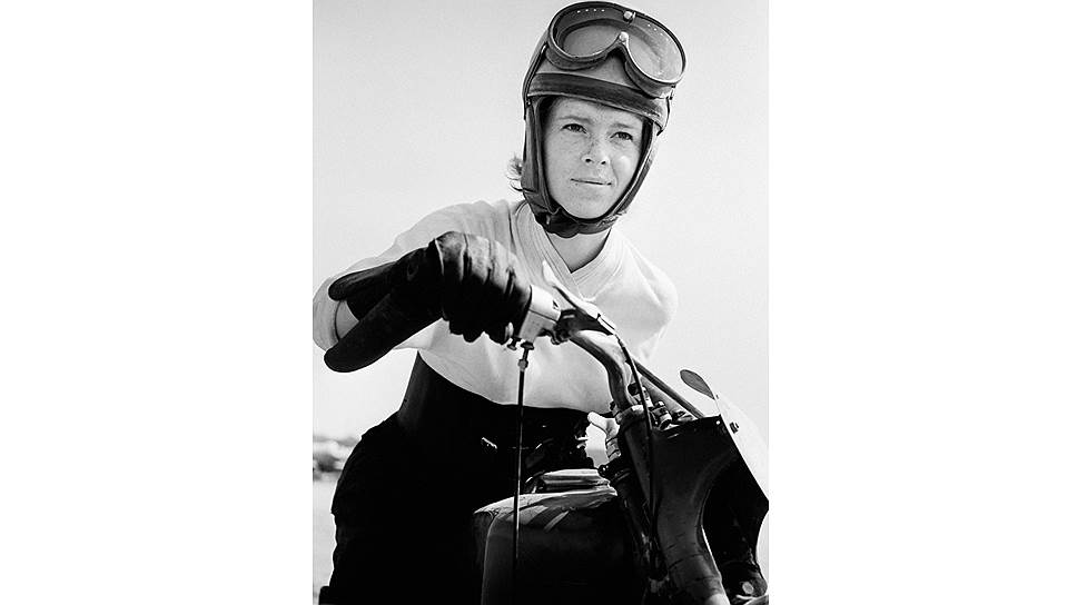 Победитель соревнований среди женщин, чемпион Москвы, мастер спорта Н. П. Кривошеева. Крылатское, Москва, 1965 год