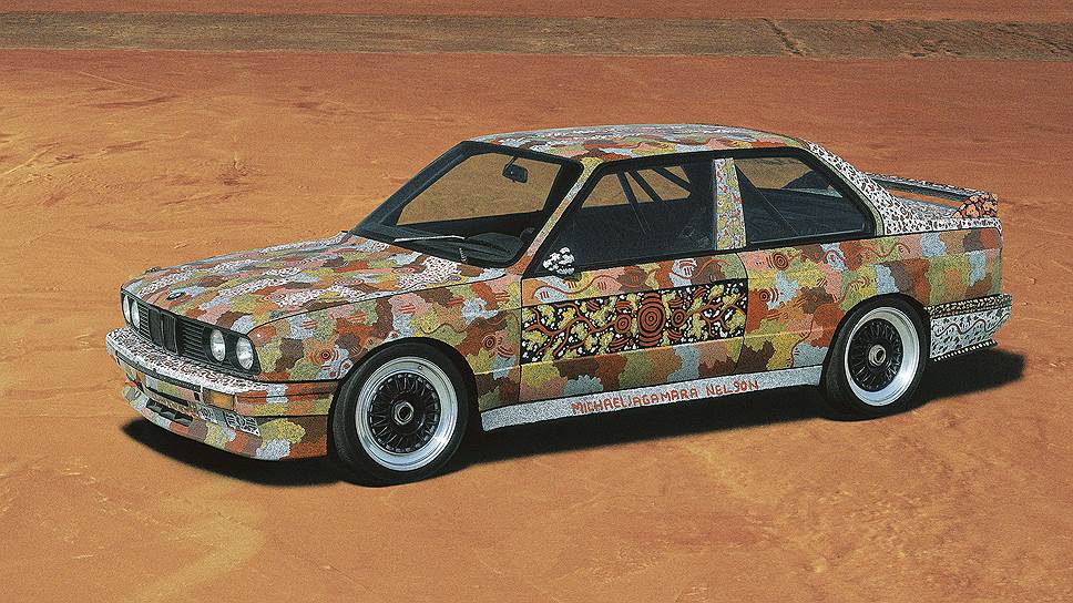 Этот арт-кар — первый секонд-хэндовый автомобиль в коллекции BMW, зато со славным спортивным прошлым. До художественной росписи машина активно участвовала в гонках, например, в 1987 году гонщик Тони Лонгхёрст из команды JPS-BMW победил на этой машине в чемпионате AMSCAR