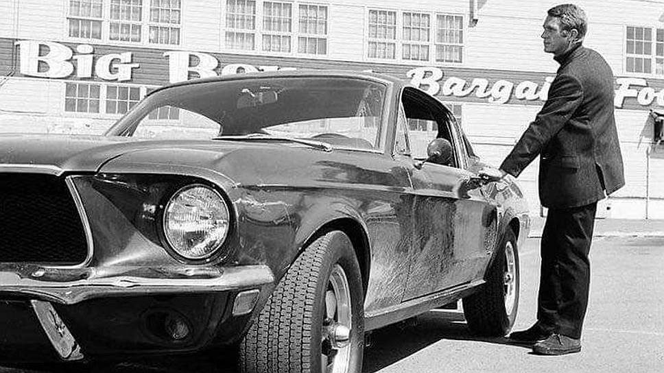 Легендарному Ford Mustang GT 390 Fastback из «Детектива Буллитта» (1968) присудили всего восьмое место. К слову, сам фильм в 2007 году был включен Библиотекой Конгресса в Национальный Реестр США, как важный в культурном, историческом и эстетическом отношении. Впрочем, как и многие фильма из этого «оскаровского» списка