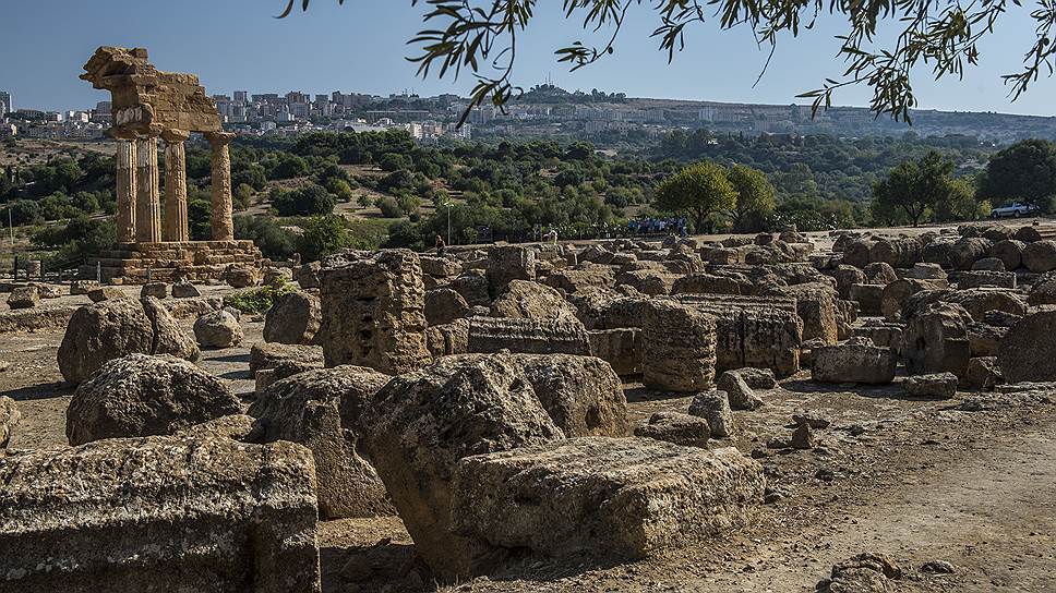 Долина Храмов в Агридженто — это археологическая зона, где сохранилось несколько древнегреческих храмов, построенных в период 5 — 6 вв до н.э.