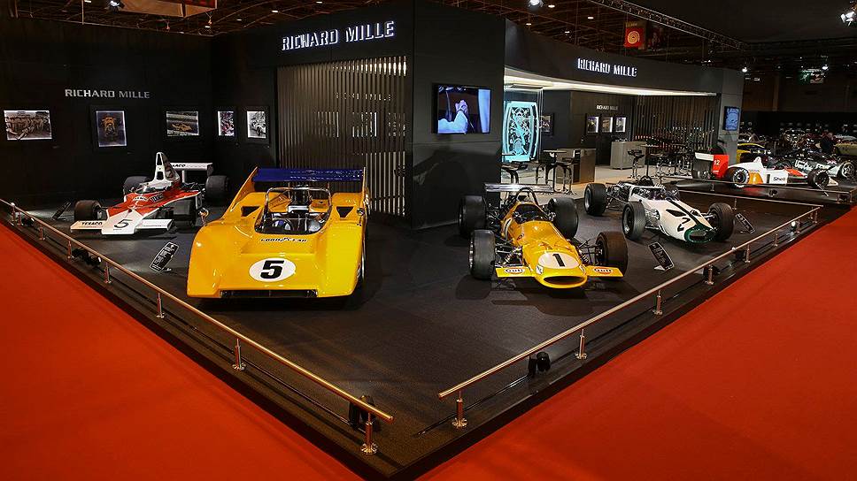 Масштабный стенд организовал McLaren вместе со своим часовым партнёром Richard Mille. Место нашлось и классическим, и современным спорткарам — и формульным, и кузовным.