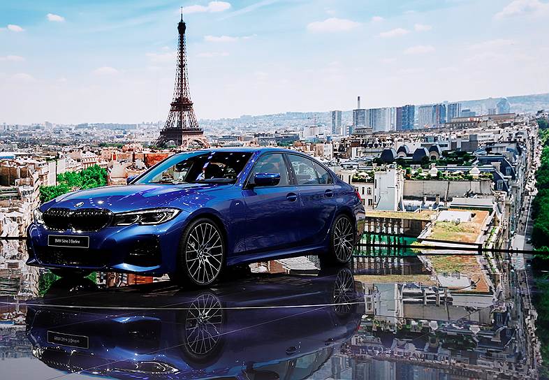 Новое поколение седана BMW 3-Series — одна из главных премьер выставки. Модель изменилась не только технически, но и продемонстрировала новый взгляд марки на фирменный дизайн