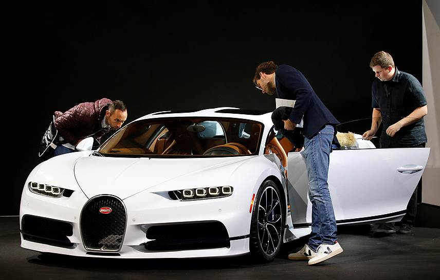 Представленный еще в 2016 году Bugatti Chiron по-прежнему привлекает повышенное внимание публики