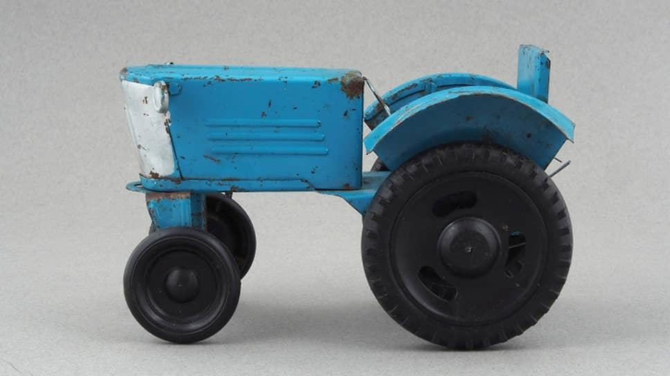 Трактор механический, 1970-е годы. Выпущен Астрецовской фабрикой металлических игрушек