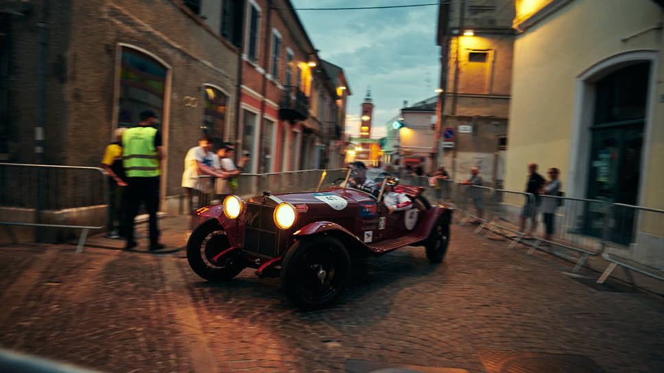 Победитель гонки — экипаж на Alfa Romeo 6C 1750 SS Zagato 1929 года выпуска