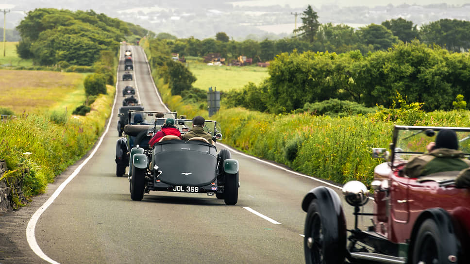 Мероприятие в честь столетия со дня завоевания командной Bentley победы в гонке RAC Tourist Trophy 1922 года. По этому поводу на острове Мэн собралось самое большое количество трехлитровых Bentley 
