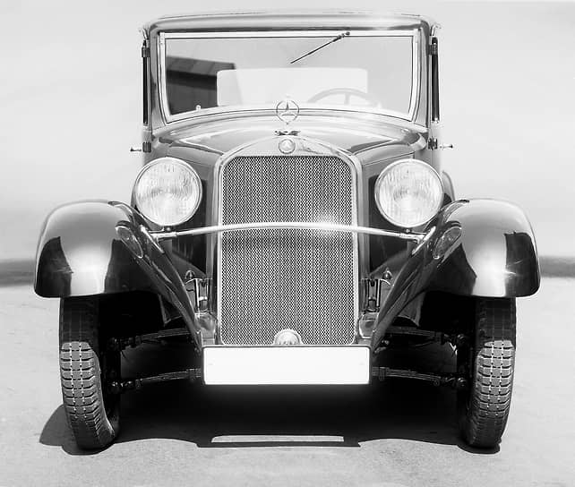 В 1931 году появился Mercedes-Benz 170, его радиатор впервые был защищен решеткой, которая была частью капота. Решетка защищала радиатор от грязи и ударов мелких камней