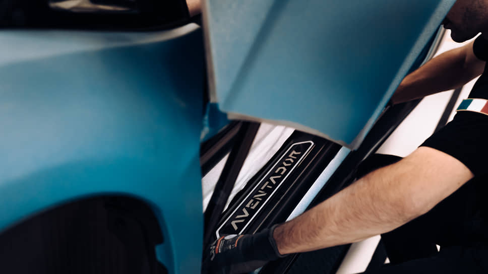 Последняя модель Aventador LP 780-4 Ultimae сочетала в себе культовые элементы дизайна и продвинутые технологии, представленные на моделях Aventador S и Aventador SVJ