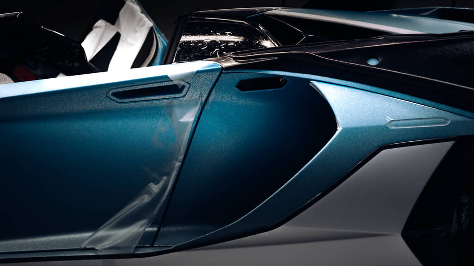 Aventador был участником многих автомобильных выставок. Одна из них — «Lamborghini: легенда дизайна» в Петербурге 