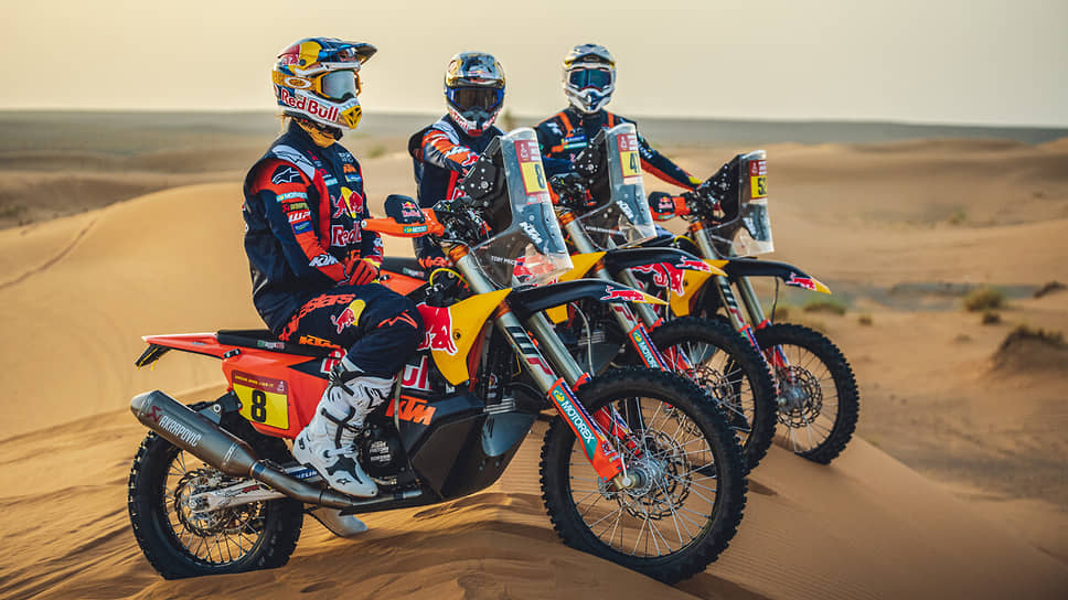 Мотогонщики команды  Red Bull KTM проходят последние приготовления  в предстоящем ралли-рейде «Дакар» 2023 года