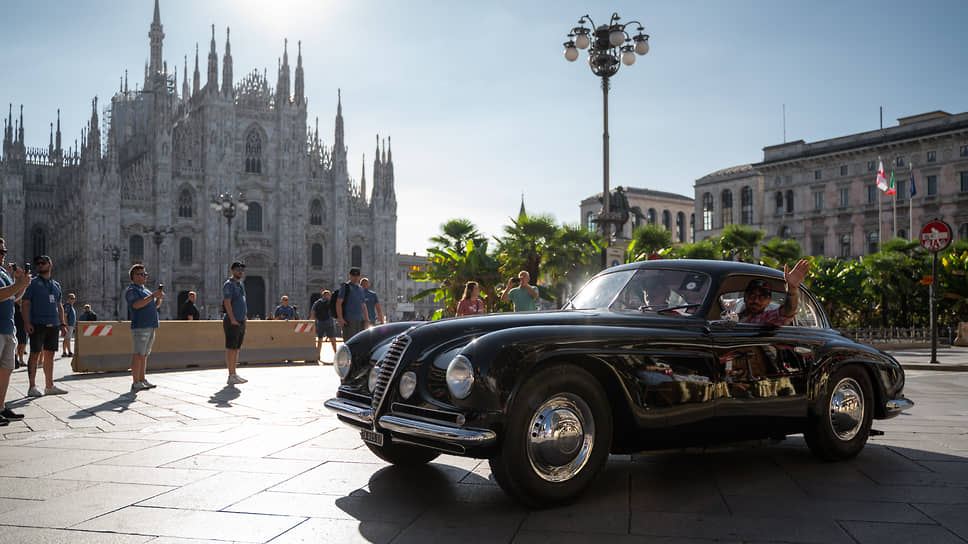 Сентябрь 2022. Alfa Romeo в честь столетнего юбилея автодрома «Монца» провела грандиозные парады исторических автомобилей как на самой трассе, так и в близлежащем Милане и окрестностях 