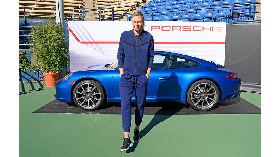 С 1978 года Porsche является эксклюзивным автомобильным партнером Женской теннисной ассоциации (WTA) и организатором многих турниров. Долгие годы «лицом компании» в этой сфере ее деятельности была российская теннисистка Мария Шарапова