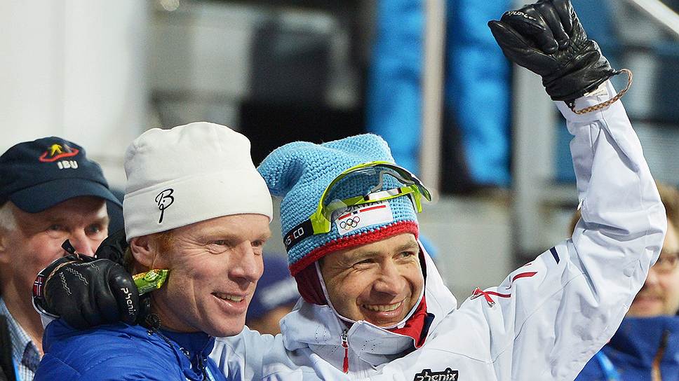 По количеству медалей, завоеванных на Олимпийских играх, Уле Эйнар Бьорндален (справа) сравнялся со своим великим соотечественником &amp;mdash; лыжником Бьорном Дэли (слева). На счету обоих по 12 наград разного достоинства