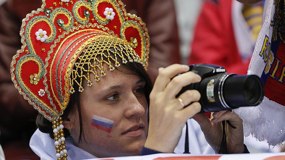 Камера смотрит в шайбу. Матч Россия—Словения как источник красивых кадров
