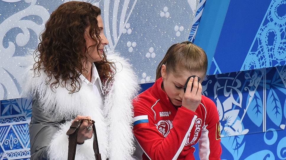 Юлия Липницкая и ее тренер Этери Тутберидзе (слева) проиграли в неравной борьбе с самими собой 
