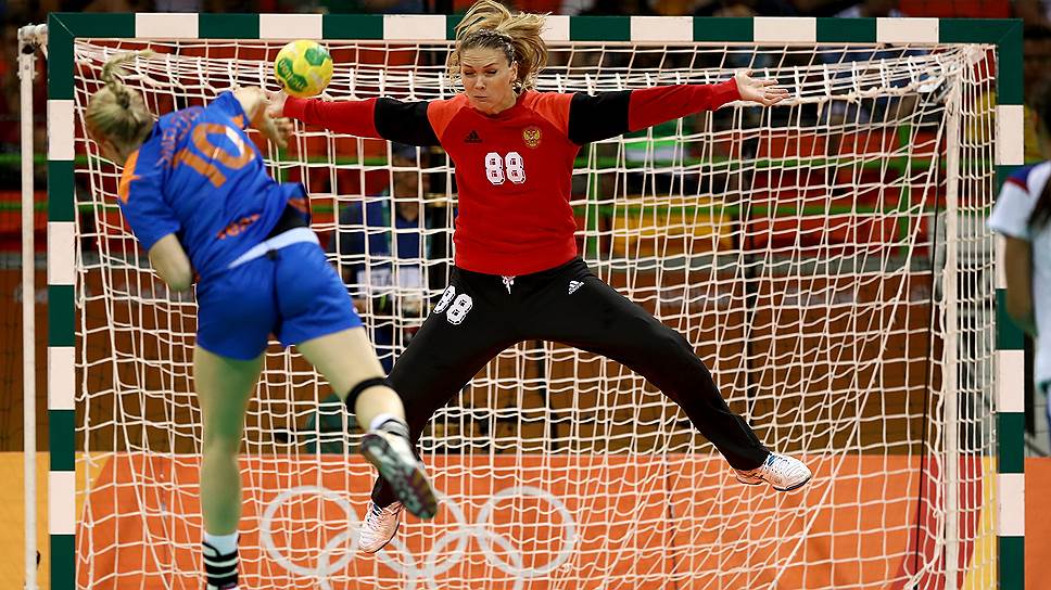 Голкипер сборной России Виктория Калинина не раз выручала свою команду в матче против Нидерландов