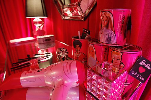 09.03.2009 В США празднуют 50-летний юбилей самой знаменитой в мире куклы Барби