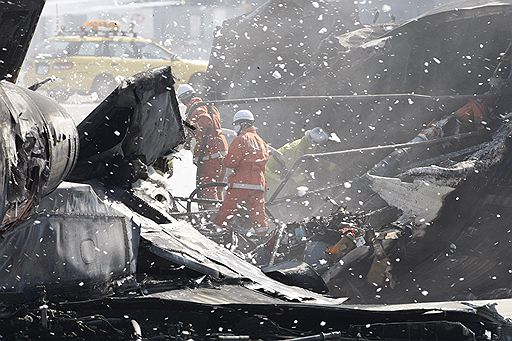 23.03.2009 В Японии в результате катастрофы грузового самолета американской почтовой службы FedEx в аэропорту Нарита погибли два пилота