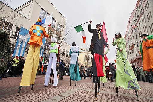22.03.2009 В центре Москвы состоялся парад в честь Дня святого Патрика, в котором приняли участие около 2,5 тысяч человек