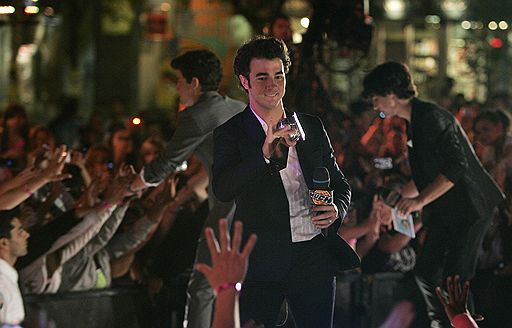 21.06.2009 В Торонто (Канада) состоялась церемония вручения ежегодной  музыкальной премии MuchMusic Video Awards. Kevin Jonas
