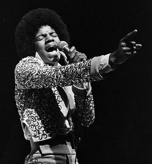 Параллельно с деятельностью в группе Майкл Джексон записал четыре сольных альбома и ряд успешных сольных синглов, в том числе «Got to Be There», «Rockin&#39; Robin» и «Ben»