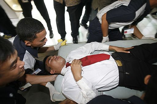 17.07.2009 В столице Индонезии Джакарте рядом с двумя отелями Ritz-Carlton и Marriott прогремели взрывы, в результате которых погибли девять человек и около 50 пострадали