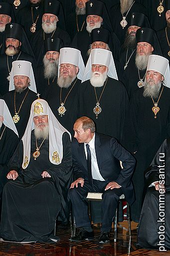 С Алексием II и участниками архиерейского собора Русской Православной церкви. 2004 год