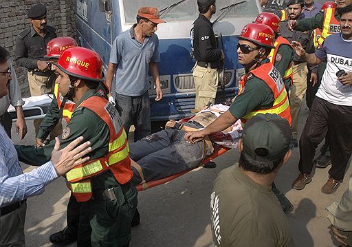 15.10.2009 В Лахоре боевики напали на ряд полицейских учреждений, тренировочный центр полиции, здание Федерального бюро расследований. В результате двое боевиков уничтожены, трое полицейских погибли