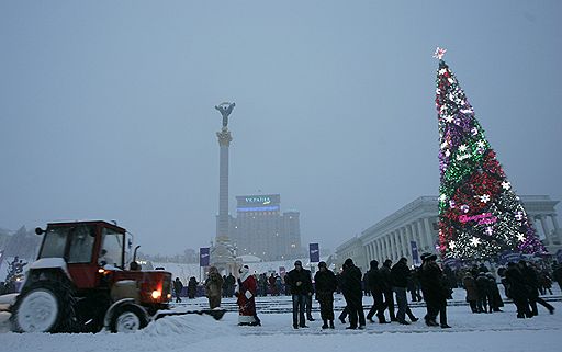 21.12.2009 В Европе в результате продолжительных снегопадов затруднено сообщение аэропортов, в некоторых районах прекращена подача электроэнергии, очень сложная ситуация на железных и автомобильных дорогах. Украина