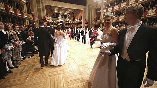 11.02.2010 В австрийской столице в Национальной опере прошел всемирно известный Венский бал