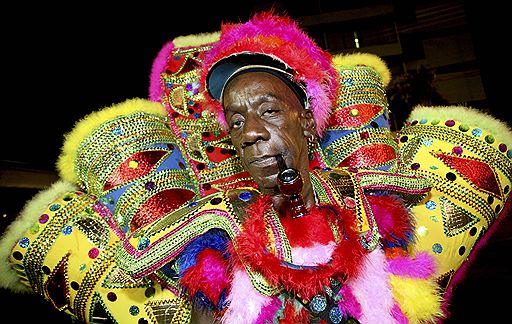 12.02.2010 В Порт-оф-Спейн проходит карнавал, который длится пять дней. Люди в маскарадных костюмах двигаются по улицам города под музыку калипсо и так называемые оркестры &quot;стальных барабанов&quot;