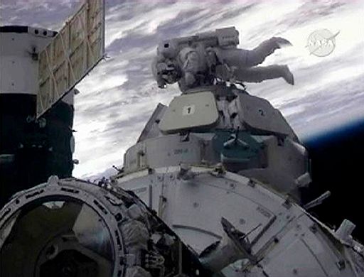 17.02.2010 Астронавты шаттла &quot;Индевор&quot; совершили заключительный выход в открытый космос