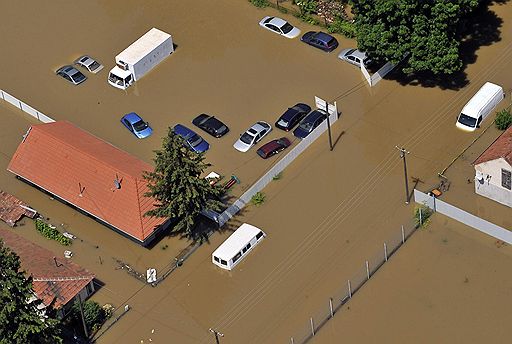 07.06.2010 В 19 областях Венгрии введен режим чрезвычайного положения из-за наводнения. В стране закрыт ряд автомагистралей, более 220 тыс. га сельскохозяйственных земель находятся под водой