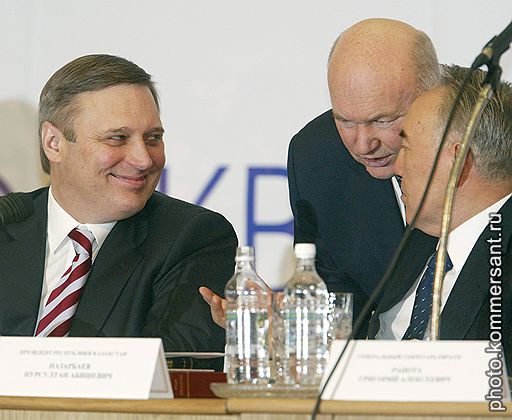 Председатель правительства РФ Михаил Касьянов и президент Казахстана Нурсултан Назарбаев (справа). 2003 год