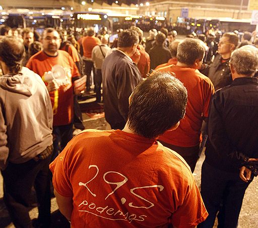 29.09.2010 В Испании началась всеобщая забастовка, участники которой выступают против одобренного правительством сокращения бюджета на 2011 год и снижения зарплаты госслужащих на 5%