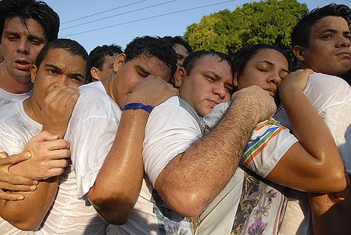 10.10.2010 В бразильском городе Белен прошел  Cirio De Nazare. 10 октября тысячи людей приняли участие в праздничном шествии, сопровождая носилки с образом Девы Назаре