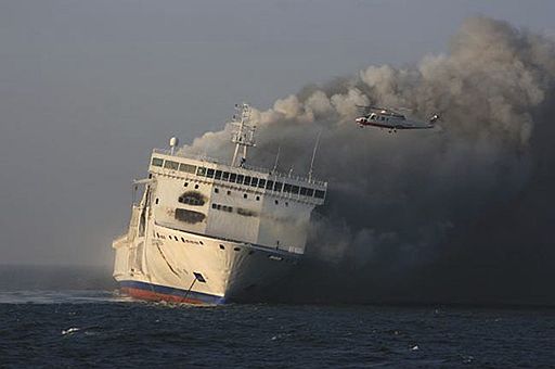 10.10.2010 В Балтийском море произошел пожар на литовском пассажирском пароме &quot;Лиско Глория&quot;, на борту которого находились 249 человек. Спасатели боролись с огнем более 30 часов