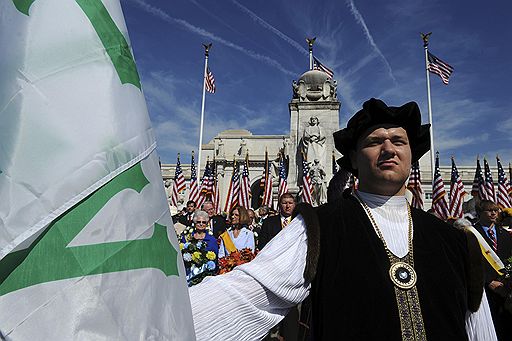 11.10.2010 В Нью-Йорке по случаю празднования Дня Колумба прошел парад, в котором приняли участие более 35 тыс. человек. Впервые праздник отметили в 1792 году, через 300 лет после высадки Колумба на расположенном в Карибском море острове Сан-Сальвадор