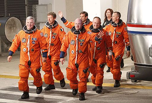 16.05.2011 С космодрома на мысе Канаверал в США был произведен последний пуск шаттла Endeavour. Космический «челнок» с шестью астронавтами на борту отправился к Международной космической станции. За время 16-дневного путешествия экипаж совершит четыре выхода в открытый космос