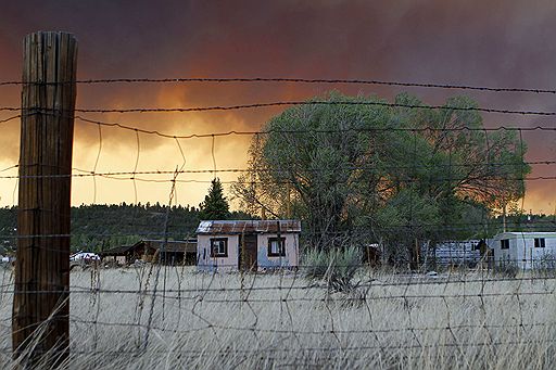 08.06.2011 Власти США эвакуируют тысячи людей из-за лесных пожаров в Аризоне. Пожары бушуют в американском штате уже неделю