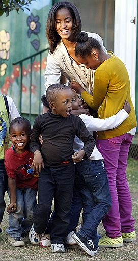 21.06.2011 Первая леди США Мишель Обама находится в ЮАР с пятидневным визитом, в ходе которого она также посетит Ботсвану