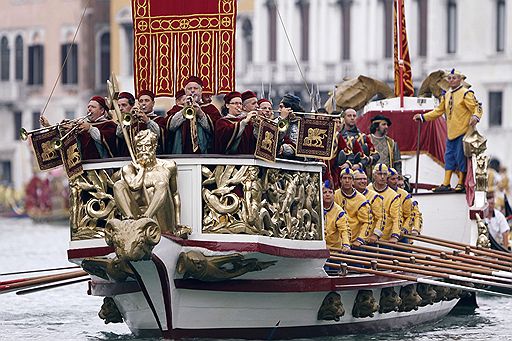 04.09.2011 В Венеции каждый год в сентябре проводится историческая регата