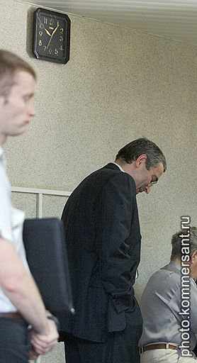В июле 2003 года председатель правления НК ЮКОС Михаил Ходорковский был вызван в Генпрокуратуру как свидетель по делу арестованного председателя ЗАО МФО «Менатеп» и совладельца ЮКОСа Платона Лебедева