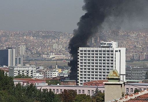 20.09.2011 В Анкаре прогремел мощный взрыв. Бомба сработала в центральном районе города Кызылай, где расположены госучреждения и резиденция премьер-министра Турции. Ранены 15 человек