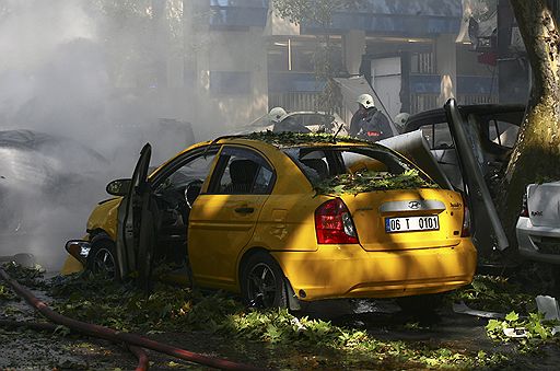 20.09.2011 В Анкаре прогремел мощный взрыв. Бомба сработала в центральном районе города Кызылай, где расположены госучреждения и резиденция премьер-министра Турции. Ранены 15 человек