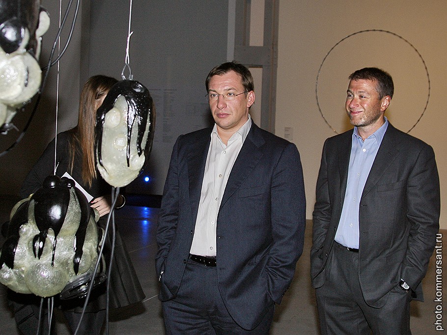 В 2001-2008 годах Андрей Городилов (слева) являлся первым заместителем губернатора Чукотского автономного округа Романа Абрамовича